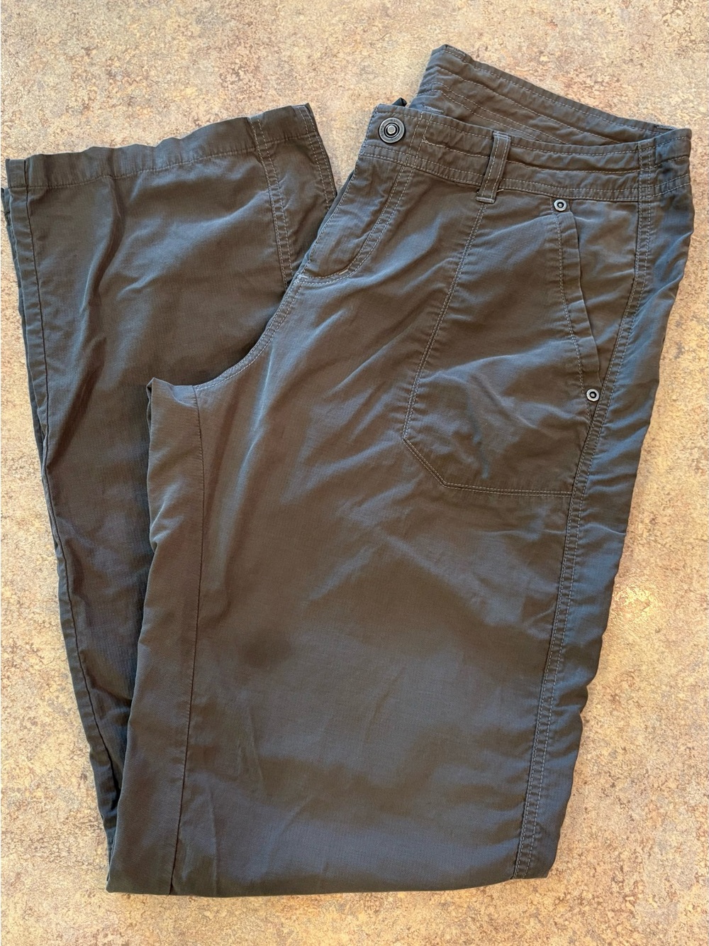 Kuhl Women's sz 12 Olive Cargo Pants with Utility Pockets